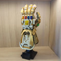 thanos infinity gauntlet brick model 589 pieces marvel display avengers collector lego compatible kit -- infinity Gauntlet - Gold