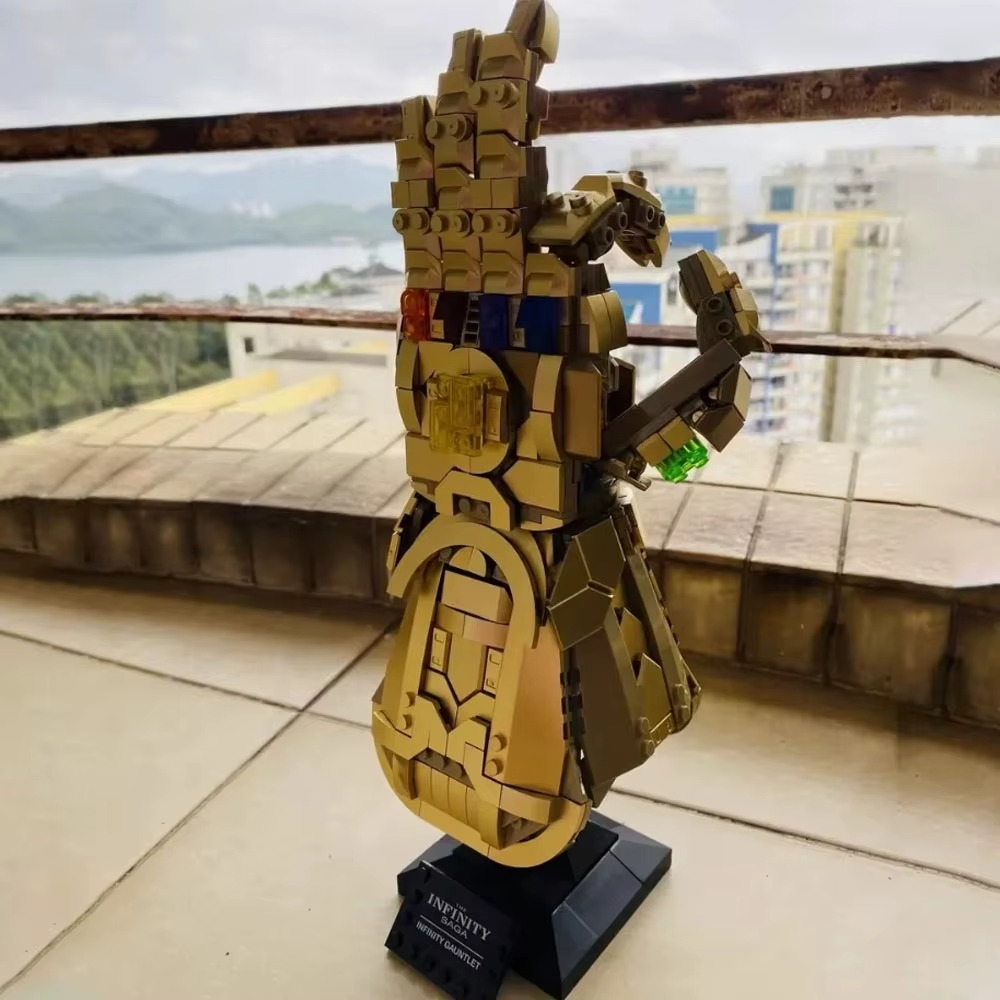 infinity gauntlet brick display marvel avengers room decor collector lego compatible birthday gift kit -- infinity Gauntlet - Gold