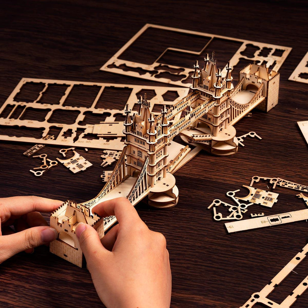 Build it yourself Tower Bridge wooden puzzle with laser-cut sheets, a hands-on landmark model kit for teens and adults