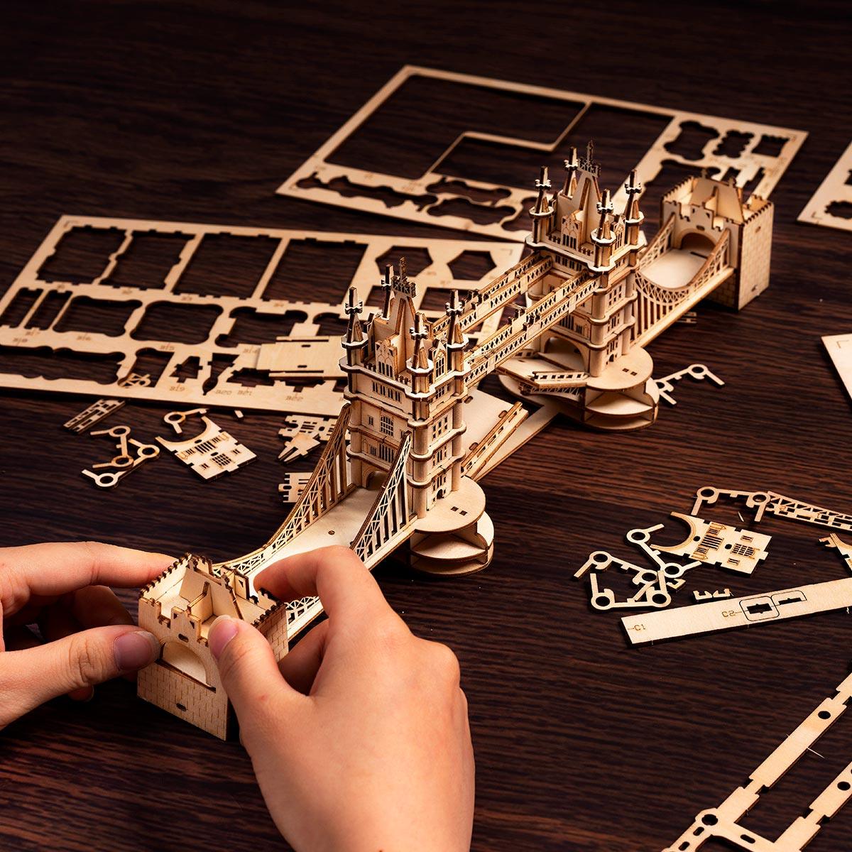Build it yourself Tower Bridge wooden puzzle with laser-cut sheets, a hands-on landmark model kit for teens and adults