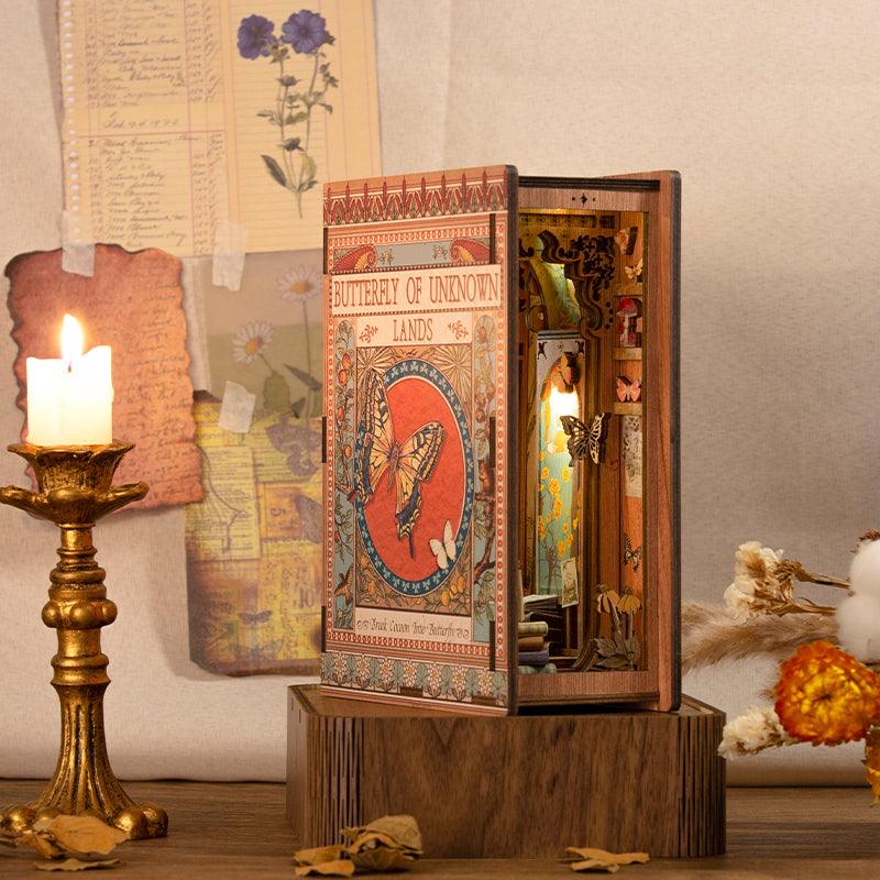 DIY Puuzzle™ | DIY Booknook Kit (Butterfly of the Unknow Lands) - DIY Puuzzle